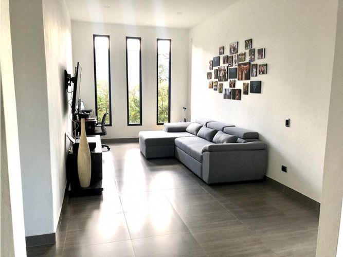 Casa de 3 alcobas en venta en El Porvenir, Rionegro, 285 m² · foto 7 de 15