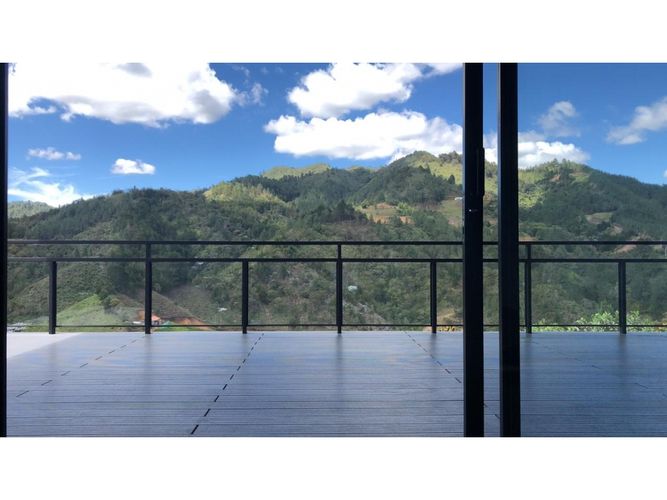 Casa de 3 alcobas en venta en El Porvenir, Rionegro, 285 m² · foto 11 de 15