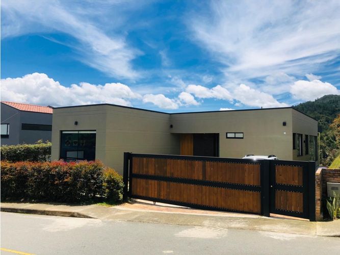 Casa de 3 alcobas en venta en El Porvenir, Rionegro, 285 m² · foto 13 de 15