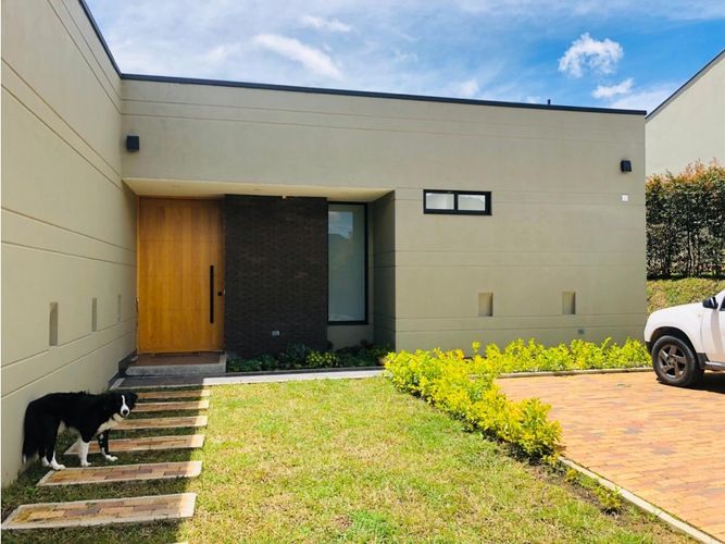 Casa de 3 alcobas en venta en El Porvenir, Rionegro, 285 m² · foto 15 de 15