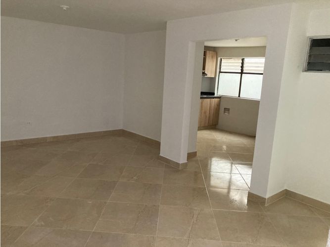 Edificio en venta en Calasanz, Medellín, 1150 m² · foto 8 de 24