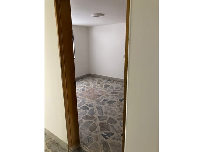 Edificio en venta en Calasanz, Medellín, 1150 m² · foto 12 de 24