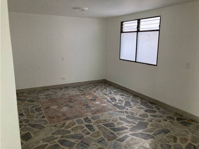 Edificio en venta en Calasanz, Medellín, 1150 m² · foto 17 de 24