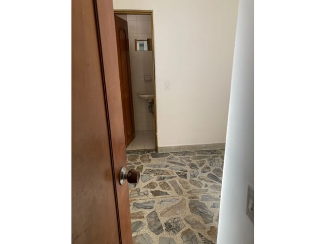 Edificio en venta en Calasanz, Medellín, 1150 m² · foto 18 de 24