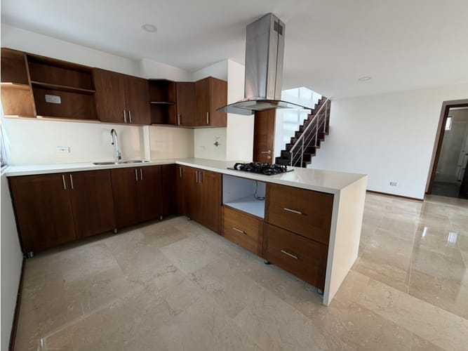 Apartamento de 3 alcobas en venta en La Castellana, Medellín, 198 m² · foto 5 de 19