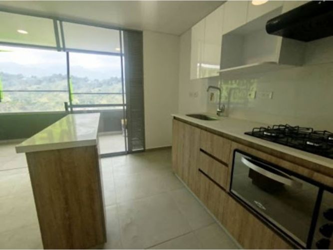 Apartamento de 3 alcobas en venta en San Jose, Sabaneta, 75 m² · foto 2 de 18