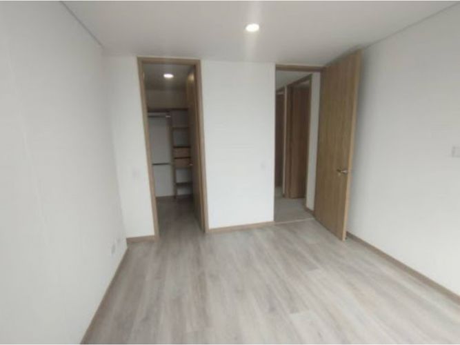 Apartamento de 3 alcobas en venta en San Jose, Sabaneta, 75 m² · foto 9 de 18