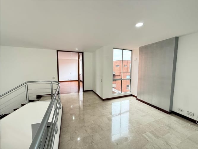 Apartamento de 3 alcobas en venta en Loma Benedictinos, Medellín, 233 m² · foto 16 de 24