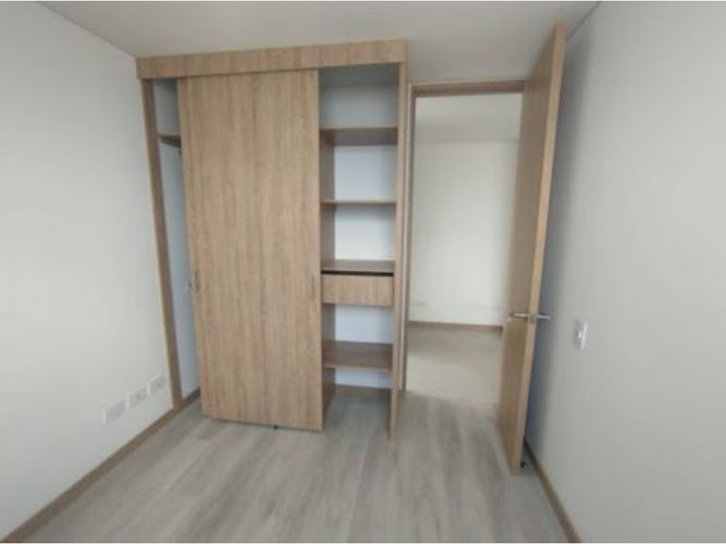 Apartamento de 3 alcobas en venta en San Jose, Sabaneta, 75 m² · foto 12 de 18