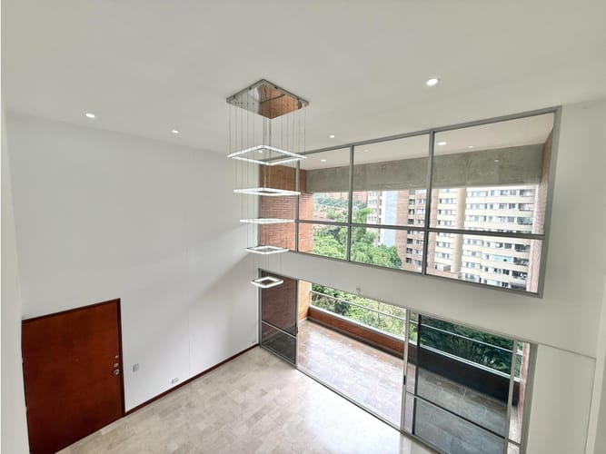 Apartamento de 3 alcobas en venta en Loma Benedictinos, Medellín, 233 m² · foto 18 de 24