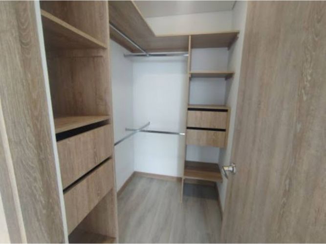 Apartamento de 3 alcobas en venta en San Jose, Sabaneta, 75 m² · foto 17 de 18