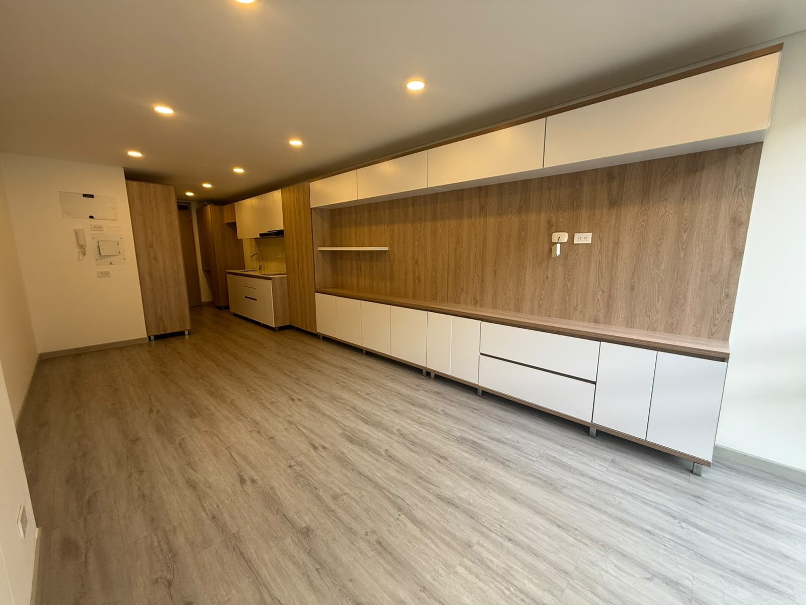 Apartamento de 1 habitación en venta en Bosque de Pinos, Bogotá — imagen 1 de 7