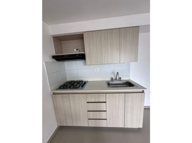 Apartamento de 3 alcobas en venta en La Candelaria, Bello, 61 m² · foto 4 de 15