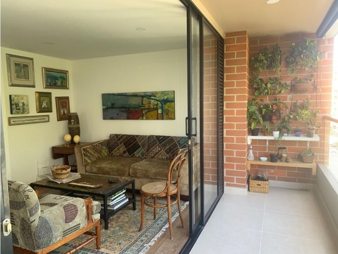Apartamento de 2 alcobas en venta en Llano Grande, Medellín, 82 m² · foto 3 de 15