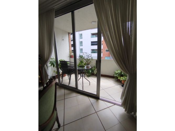 Apartamento de 3 alcobas en venta en Bolivariana, Medellín, 165 m² · foto 2 de 24