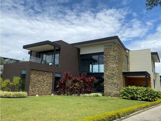 Casa de 3 alcobas en venta en Llano Grande, Rionegro, 544 m² · foto 5 de 8