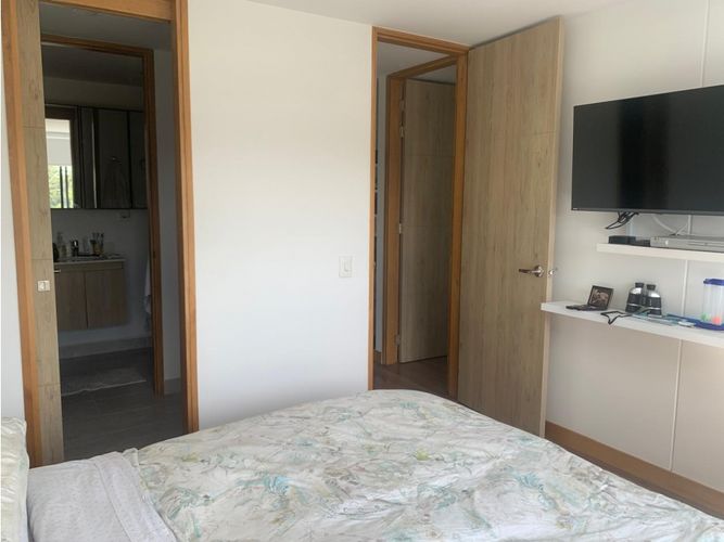 Apartamento de 2 alcobas en venta en Llano Grande, Medellín, 82 m² · foto 11 de 15