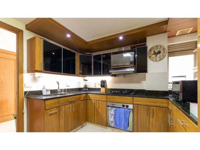 Casa de 3 alcobas en venta en La Candelaria, Medellín, 300 m² · foto 5 de 24