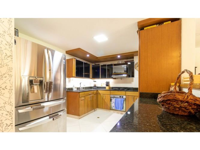 Casa de 3 alcobas en venta en La Candelaria, Medellín, 300 m² · foto 7 de 24