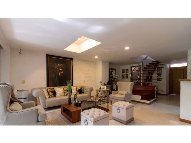 Casa de 3 alcobas en venta en La Candelaria, Medellín, 300 m² · foto 16 de 24