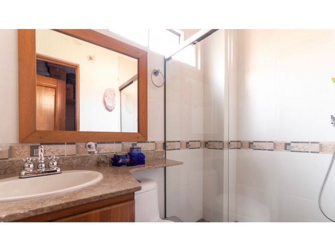 Casa de 3 alcobas en venta en La Candelaria, Medellín, 300 m² · foto 22 de 24