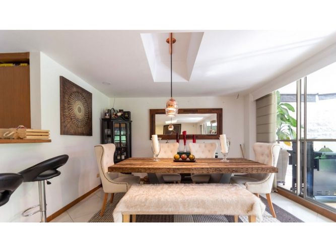 Casa de 3 alcobas en venta en La Candelaria, Medellín, 300 m² · foto 23 de 24
