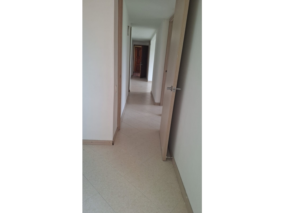 Apartamento en venta en Suramérica, Itagüí · foto 2 de 9
