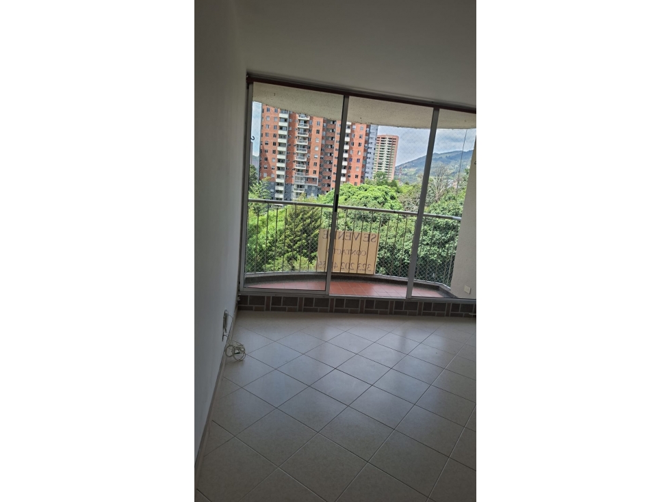 Apartamento en venta en Suramérica, Itagüí · foto 3 de 9