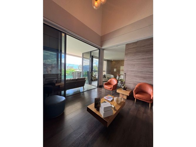 Apartamento de 3 alcobas en venta en Los Balsos, Medellín, 510 m² · foto 2 de 12