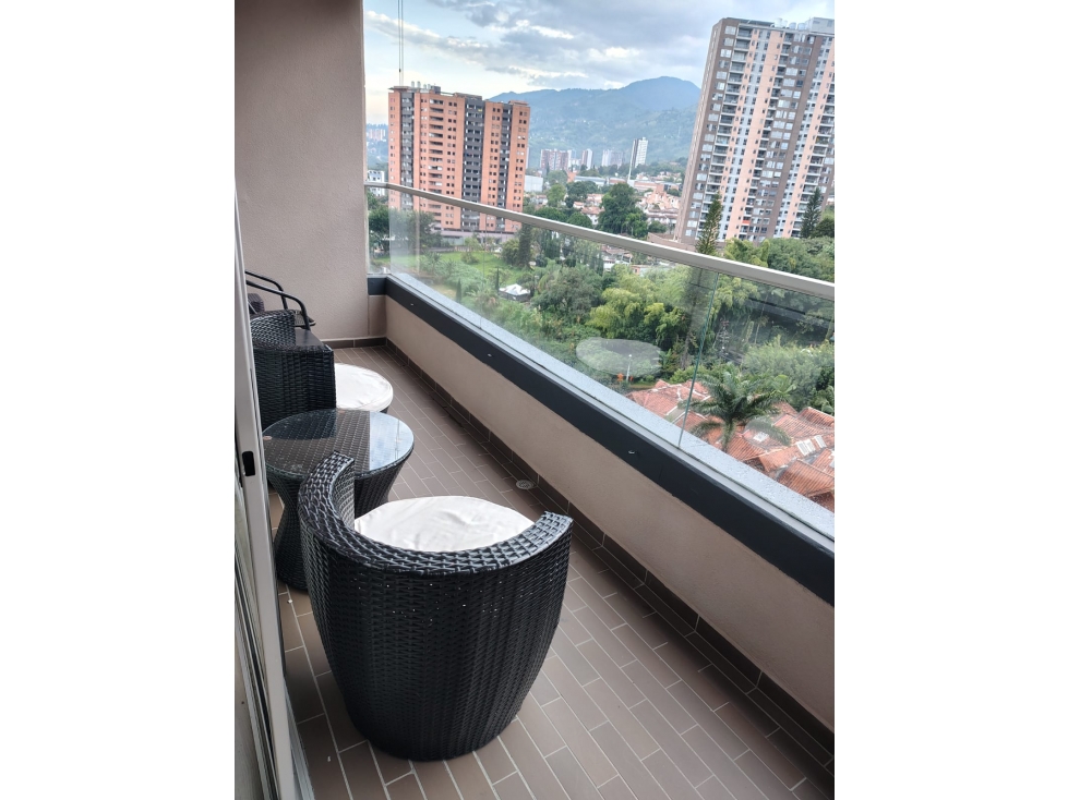 Apartamento de 3 alcobas en venta en Suramérica, Itagüí, 80 m² · foto 2 de 13