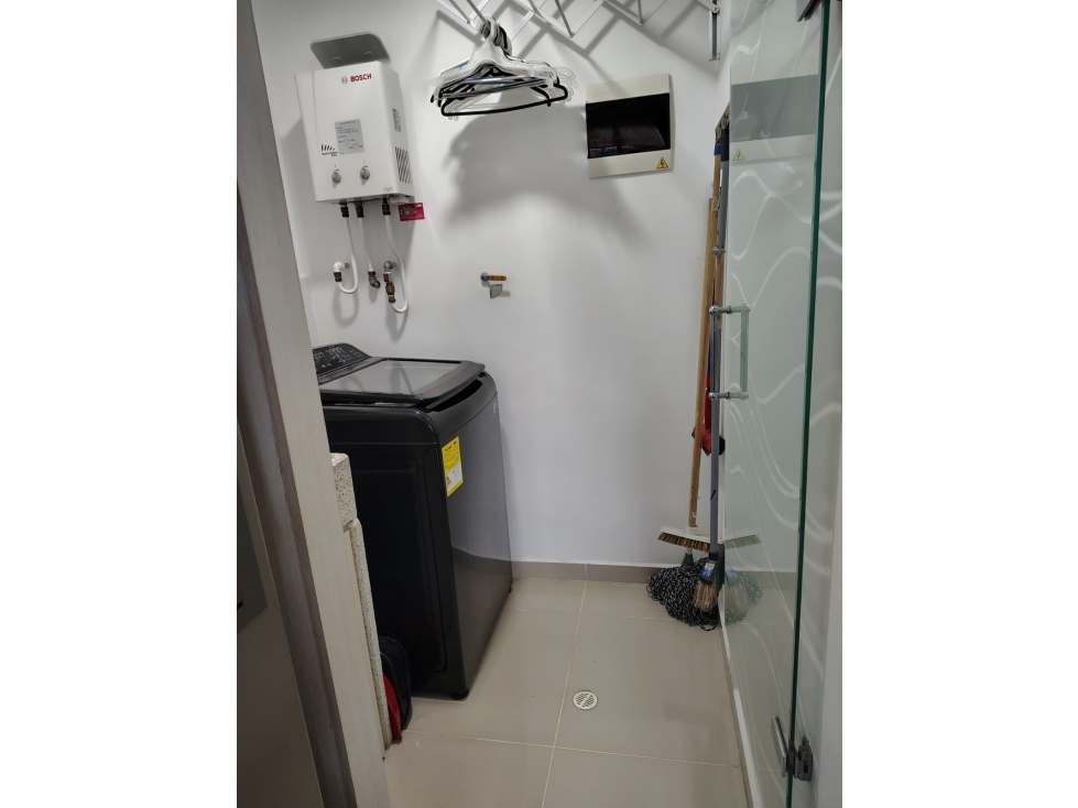 Apartamento de 3 alcobas en venta en Suramérica, Itagüí, 80 m² · foto 4 de 13