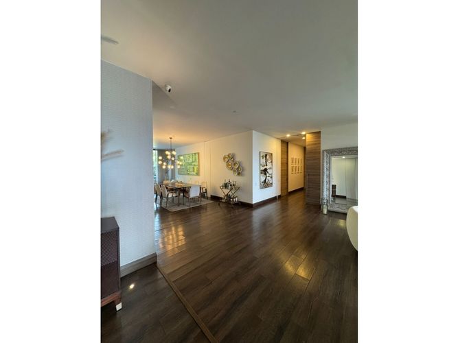 Apartamento de 3 alcobas en venta en Los Balsos, Medellín, 510 m² · foto 10 de 12