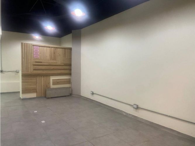 Local en venta en Glorieta Pilsen, Itagüí, 62 m² · foto 2 de 5