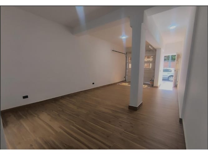 Casa de 5 alcobas en venta en Las Acacias, Medellín, 203 m² · foto 2 de 18