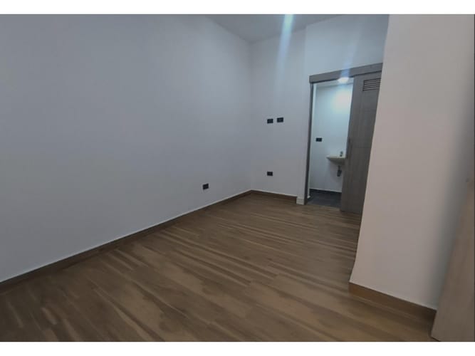Casa de 5 alcobas en venta en Las Acacias, Medellín, 203 m² · foto 6 de 18