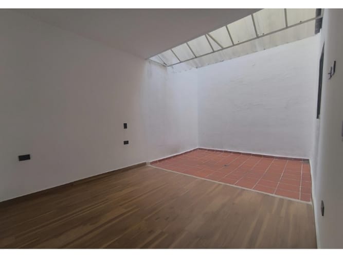 Casa de 5 alcobas en venta en Las Acacias, Medellín, 203 m² · foto 10 de 18
