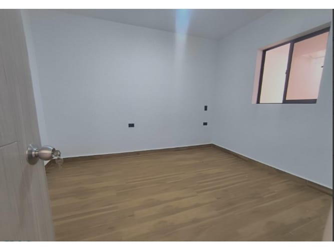 Casa de 5 alcobas en venta en Las Acacias, Medellín, 203 m² · foto 12 de 18