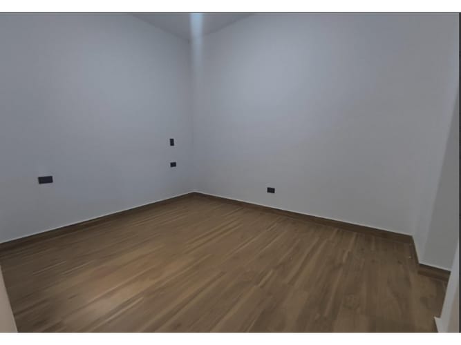 Casa de 5 alcobas en venta en Las Acacias, Medellín, 203 m² · foto 13 de 18