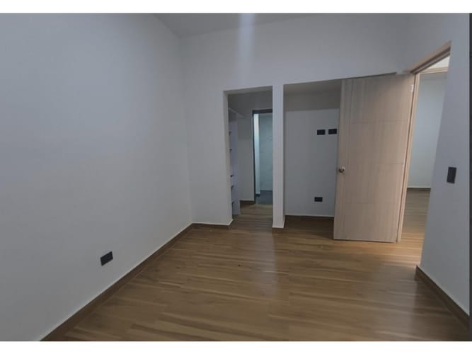 Casa de 5 alcobas en venta en Las Acacias, Medellín, 203 m² · foto 15 de 18