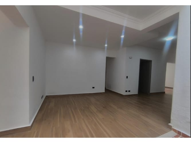 Casa de 5 alcobas en venta en Las Acacias, Medellín, 203 m² · foto 17 de 18