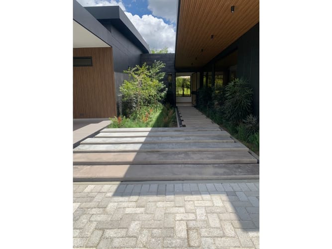 Casa de 4 alcobas en venta en Cabeceras De Llanogrande, Rionegro, 405 m² · foto 6 de 21