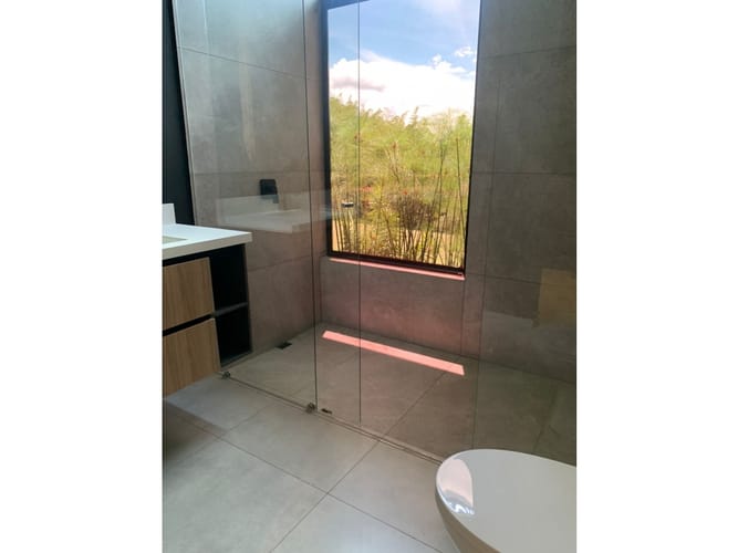 Casa de 4 alcobas en venta en Cabeceras De Llanogrande, Rionegro, 405 m² · foto 13 de 21