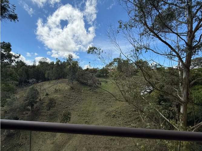 Apartaestudio en venta en Conquistadores, Medellín, 86 m² · foto 3 de 8