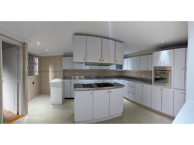 Apartamento en venta en La America, Medellín · foto 3 de 24