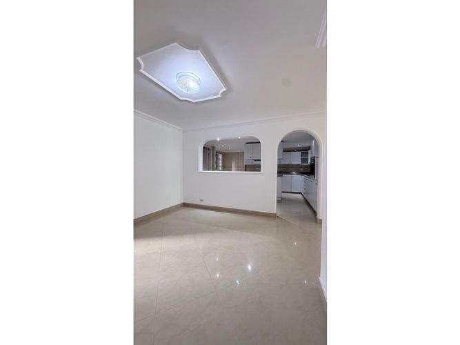 Apartamento en venta en La America, Medellín · foto 4 de 24