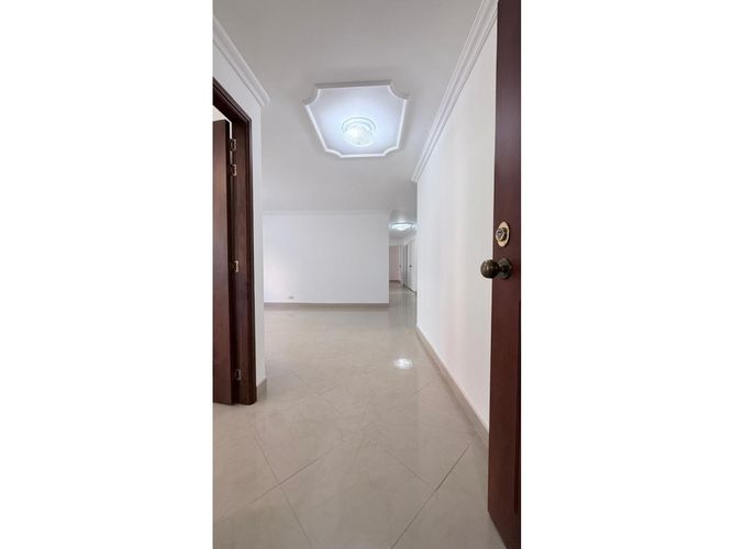 Apartamento en venta en La America, Medellín · foto 8 de 24
