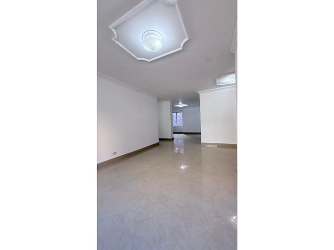 Apartamento en venta en La America, Medellín · foto 9 de 24