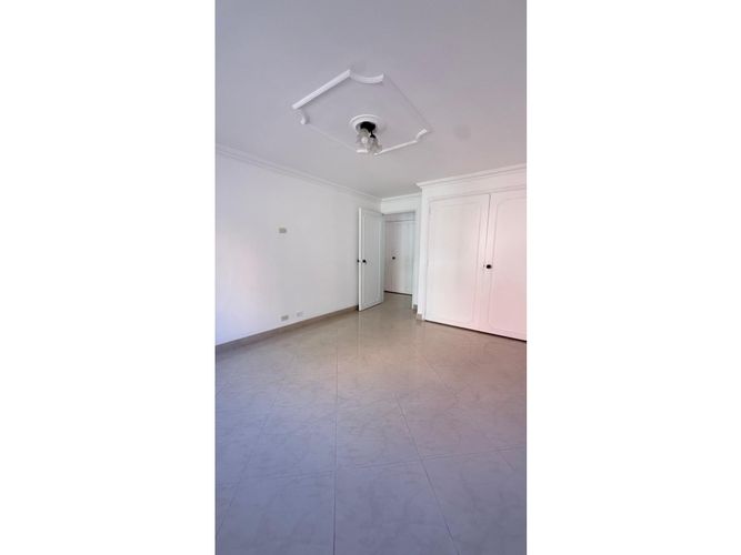 Apartamento en venta en La America, Medellín · foto 18 de 24