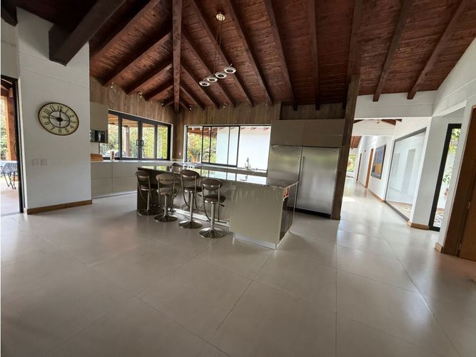 Casa de 4 alcobas en venta en Llano Grande, Rionegro, 460 m² · foto 9 de 14