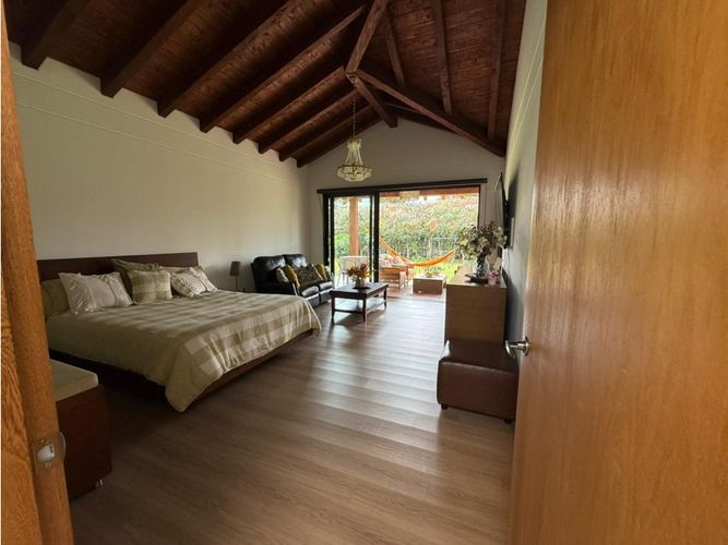 Casa de 4 alcobas en venta en Llano Grande, Rionegro, 460 m² · foto 11 de 14